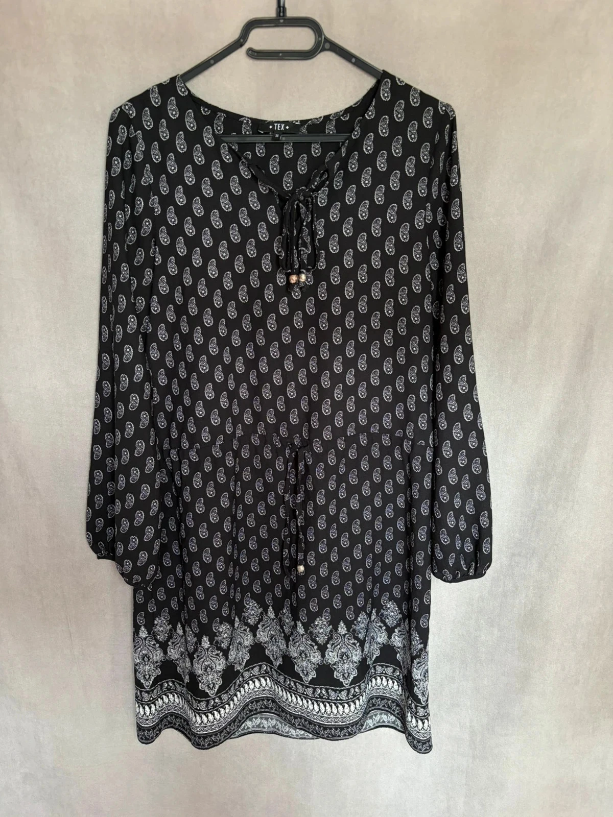Robe noire et blanche tex taille 36